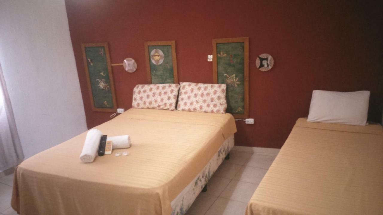 Petit Hotel Panambi Puerto Iguazú Buitenkant foto